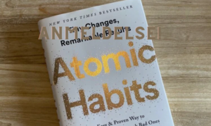 Anmeldelse: Atomic Habits / Atomvaner af James Clear